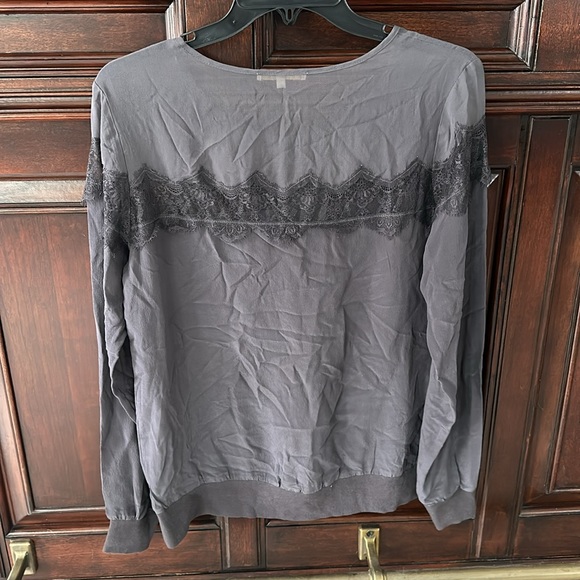 Gold Hawk silk blouse - Picture 6 of 7